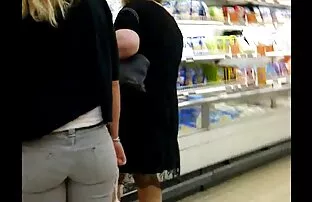 XXX アマチュアカメラでパンティーの穴を通して巨根を持つ男が女性をroasts エロ 動画 女子 向け