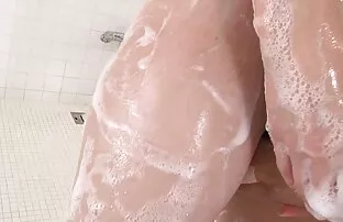 XXX 成熟した金髪と大きなおっぱい愛撫キャップによって使用して彼女の指に高品質 女子 高生 向け av