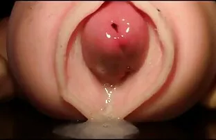 XXX 若い角質の女の子は、路上でフェラチオ喉の公共を作成します。 女子 向け h 動画