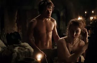 XXX 若い美しさ♥キャバリアの帽子は彼の顔に彼を座っていた av 動画 女子 向け