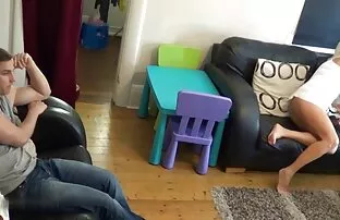 XXX あふれんばかりの若い女性は、パンストと必然的にホヤにsrakuを置き換えます 女子 向け エッチ な 動画