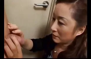 XXX 若い女の子Riley 女子 専用 エロ 動画 Reidは彼女のスポットで黒人のコックを取った