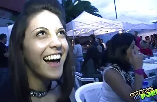 XXX 老人が眠っている間、近くの恋人と暗い肌の美しさ 女子 向け 無料 アダルト 動画