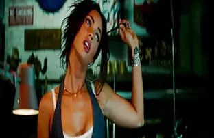 XXX 食欲をそそる人形は、マッサージのために来て、巧妙にパンを開いた 女子 専用 アダルト 動画