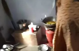 XXX 若い女の子はカーペットの上に素敵な愛する車でクソKaifにあった 女子 向け 無料 エロ 動画