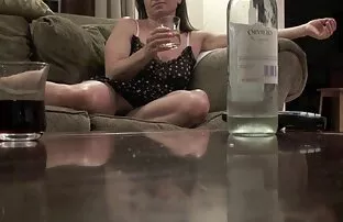 XXX 孤独な妻consolidates性別大きなディルドマシン座っているとた張りつめたお尻 女子 向け 無料 アダルト 動画