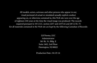 XXX 赤い髪の雌犬チャーリー遊び性のおもちゃ自身に至福 女子 の 為 の アダルト ビデオ