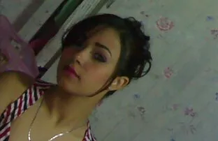 XXX 廊下の丸い女性は、大きなバイブでスポットを立ち往生しました エロ 動画 女子 向け