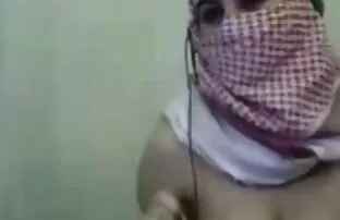 XXX 若いブロンドは彼女のブラジャーとパンティーを脱いで、♥路上でのみ公開 女子 の ため の セックス 動画