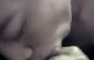 XXX 若い男は陰茎に柔らかい女の子を転がすのが好きだった。 女子 用 エロ 動画