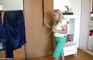 XXX 金髪妻指示夫の角、楽しんで入札性と長い端 エロ 動画 無料 女子 向け