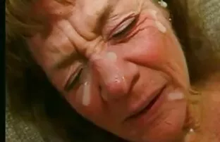 XXX Katie KAY大好きへショー彼女のお尻とストローク彼女自身でソロ 女子 高生 向け av