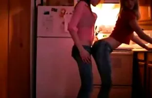 XXX 裸の学生と暗い髪のプッシュのお尻の様々な性のおもちゃ 女子 の 為 の アダルト 動画