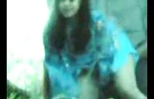 XXX 日本の女性と巨大なおっぱいポーズの裏庭にストッキング 女子 の ため の 無料 エロ 動画