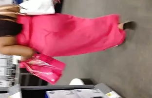 XXX 若いアジアの女の子は女性の柄のバイブレーターによって取得内部の膣性玩具 エロ い 動画 女子 向け